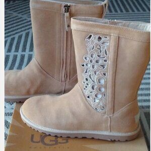 UGG Australia Lo Pro Floral l Cutout Suede Boots 8 NEW WITH BOX